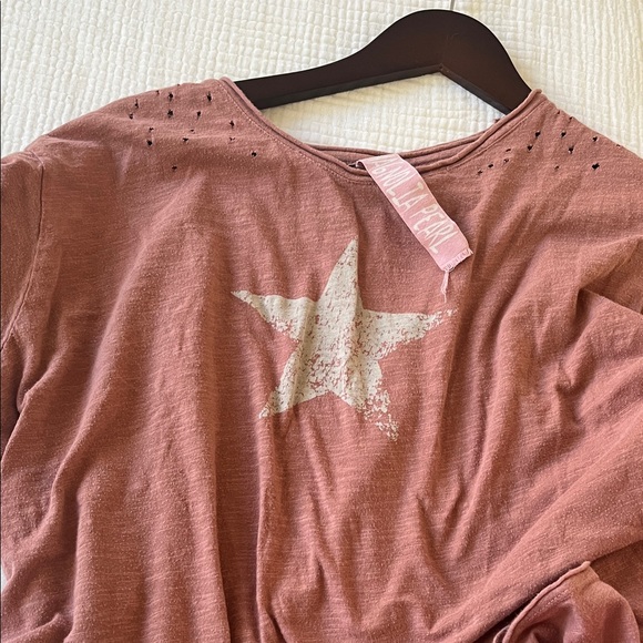 Magnolia Pearl Tops - Magnolia Pearl Preston Joseph star tee-Bisou. 
Rose.